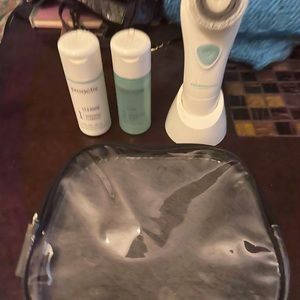 Proactive facial cleanser and brush very expensive set